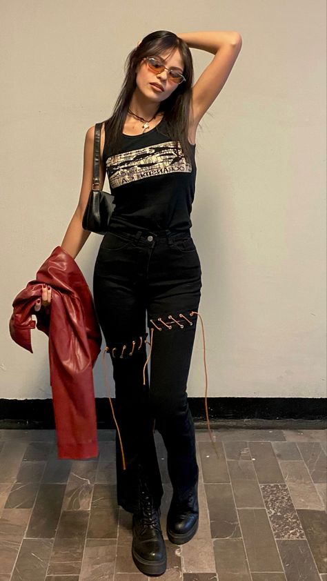 Cool Rockstar Outfit, Rockstar Girlfriend Concert Outfit, Rockstar Outfit For Women Aesthetic, Rockstar Gf Pants, Rockstar's Girlfriend Outfits, Rockstar Gf Wardrobe, Rockstar Girlfriend Style Aesthetic, All Black Alternative Outfit, Rockstar Outfits Aesthetic