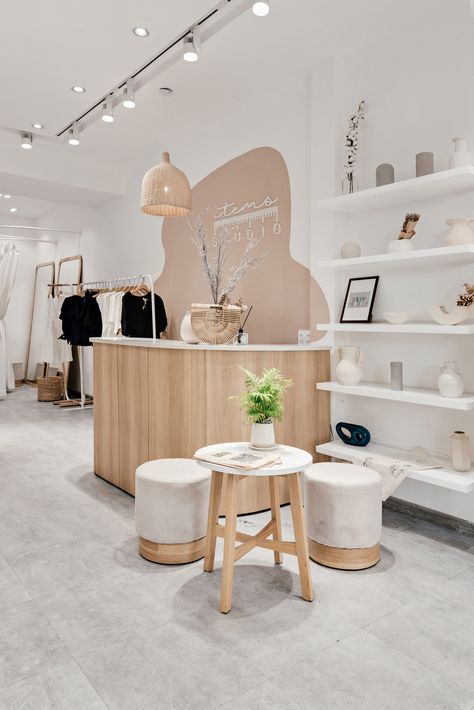 Small Showroom Design, Local Store Design, Minimal Boutique Interior, Neutral Store Interior, Minimalist Store Design Interiors, Minimal Shop Design, Minimal Retail Design, Boho Store Design, Boho Retail Store