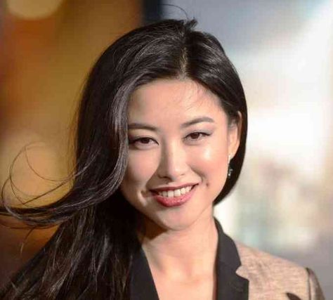 Zhu Zhu Affairs, Age, Net Worth, Height, Bio and More Check more at https://thepersonage.com/zhu-zhu/ Zhu Zhu, Celebrity Haircuts, Day Lewis, What Women Want, Actor John, Body Figure, Asian Celebrities, Kate Winslet, Hair Color For Black Hair