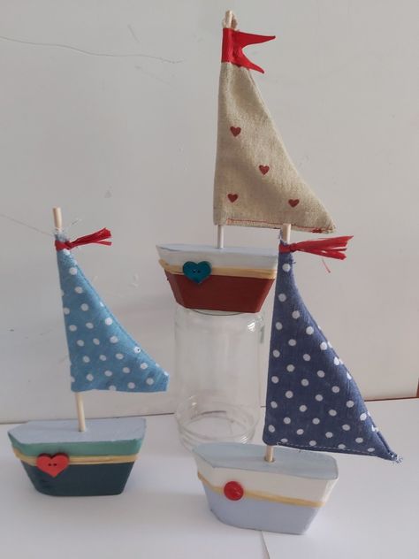 Boat Ornaments, Diy Sailboat, Boat Christmas, Christmas Ornament Diy, Ornament Diy, Sail Boat, Summer Crafts, Ornaments Diy, Diy Christmas Ornaments