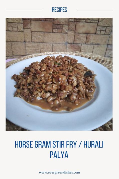 horse gram stir fry Jowar Roti, Horse Gram, Green Dishes, Indian Flat Bread, Millet Recipes, Rich Food, Flat Breads, Vegetarian Indian, Dry Snacks