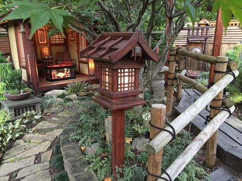 Japanese Garden Lantern | Ken | Flickr Japanese Porch, Japanese Garden Lanterns, Gazebo Decorations, Japanese Style Garden, Garden Lantern, Japanese Shrine, Rooftop Design, American Garden, Bird Baths