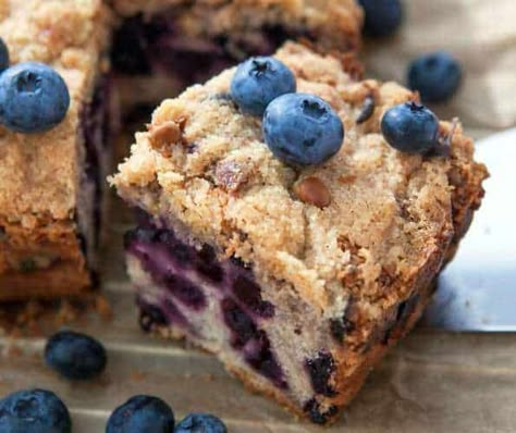 Amish Friendship Bread Recipe Variations Blueberry Crumble Cake, Crumble Cake Recipe, Friendship Bread Recipe, Friendship Bread Starter, Instant Breakfast Recipe, Amish Friendship Bread, Friendship Bread, Blueberry Cake Recipes, Blueberry Coffee Cake