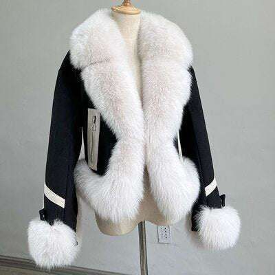 White Fur Coat, Real Fur Coat, Duck Down Jacket, Office Fashion Women, Fur Coats Women, Suede Coat, Fox Fur Coat, Jacket Fashion, Crop Top Outfits