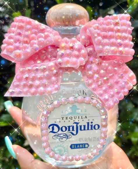 Bejeweled Bottles, Bedazzled Things, Alcohol Bottle Decorations, Bedazzled Liquor Bottles, Glitter Bottles, Bedazzled Bottle, Alcohol Bottle Crafts, Decorated Liquor Bottles, Quinceanera Makeup