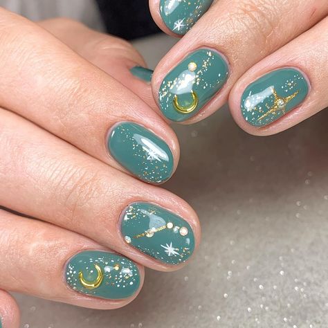 Peter Pan Nails, Astrology Nails, Zodiac Nail Designs, Nails Manicures, Purple Manicure, Dark Blue Nails, Mary Blair, Galaxy Nails, Casual Nails