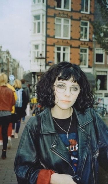 Punk Glasses, Anthropology Major, Punk Rock Baby, Pale Waves, Glasses Outfit, Punk Chic, Pale Girl, Badass Aesthetic, Rock Outfits