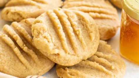 Peanut Butter Honey Cookies, Honey Cookies Recipe, Recipe Using Honey, Ice Cream Drinks, Soft Cookies, Honey Cookies, Butter Honey, Peanut Butter Honey, Cookie Dough Recipes