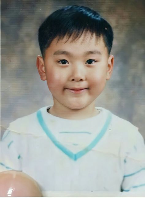 Seungkwan Childhood Photos, Seventeen Childhood Photos, Debut Program, Pledis Seventeen, จีซอง Nct, Solo Photo, Boo Seungkwan, Seventeen Going Seventeen, Going Seventeen