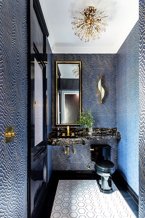 Gold Bathroom Decor, Powder Room Wallpaper, Black Toilet, Powder Room Design, Unique Chandeliers, Dekor Diy, Circa Lighting, Gold Bathroom, Chic Bathrooms