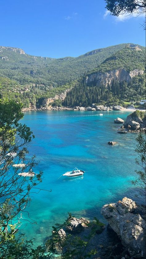 South Europe, Palm Tree Island, Photo Ideas Instagram, Drømme Liv, Corfu Greece, Water Ocean, Ocean Vibes, Dream Travel Destinations, Dream Holiday