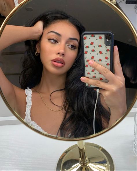 Cindy Kimberly Instagram, Face Mirror, Mirror Selfie Poses, Selfie Poses Instagram, Cindy Kimberly, Mirror Pic, Instagram Photo Inspiration, Dream Hair, Instagram Inspo