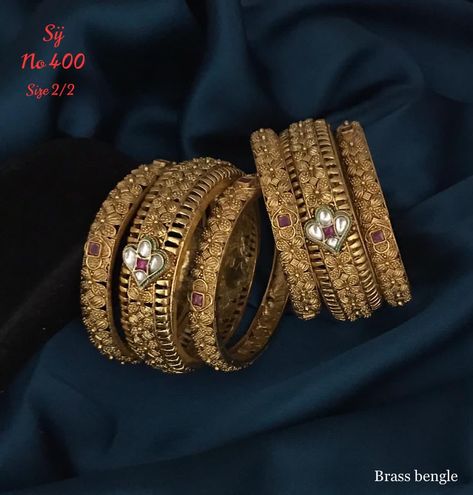 6 Bangles Set Gold, Gold Kangan, Antique Necklaces Design, New Gold Jewellery Designs, Gold Bridal Jewellery, Gold Jewellry, Antique Necklaces, Bangles And Bracelets, Gold Bridal Jewellery Sets