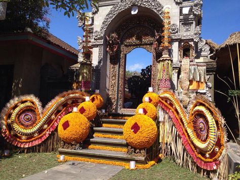 Balinese Wedding Decorations. Fair Trade trip to Indonesia Balinese Wedding Decoration, Balinese Wedding, Bali Decor, Bali Wedding, Wedding Inspirations, Wedding Deco, Balinese, Wedding Decoration, Fair Trade