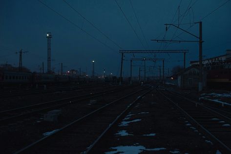 Anglo Gothic, Town Aesthetic, Train Station Architecture, Dreamcore Weirdcore, Blue Hour, Environment Concept Art, Dark Beauty, Night Aesthetic, Winter Photography