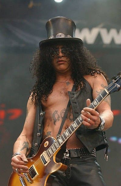 Slash 80s, Slash Gnr, Saul Hudson, 80s Costume, Wallpapers Backgrounds, Pretty Wallpapers Backgrounds, Festival Outfit, Pretty Wallpapers, Halloween Costume