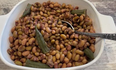 HOW TO MAKE PURPLE HULL PEAS Peas And Okra Recipe, Fresh Purple Hull Peas, Purple Hull Peas Recipe, How To Make Purple, Peas Recipes, Okra Recipe, Pink Eye, Pea Recipes, Salt And Light