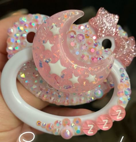 Lil Space, Bling Pacifier, Soft Kidcore Aesthetic, Short Box Braids Hairstyles, Pet Spaces, Baby Minnie, Stationary School, Little Outfits, Baby Time