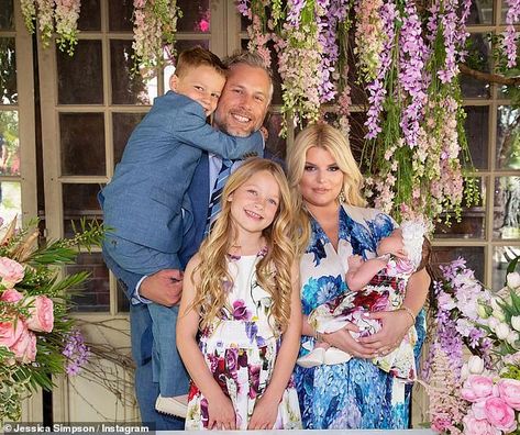 Easter Family Photos, Jessica Simpson Kids, Nick Lachey, Eric Johnson, Ashlee Simpson, Girls Special Occasion Dresses, Getting Back In Shape, Estilo Country, Johnson Family