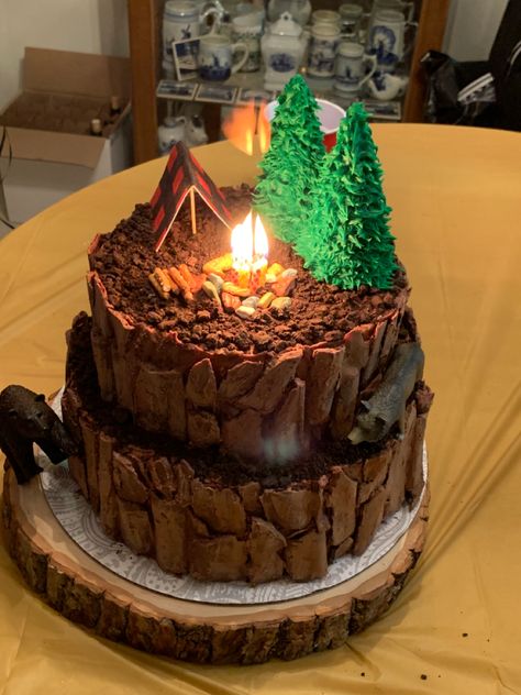 Bushcraft Birthday Cake, Campfire Cake Camping, Camping Baking Ideas, Nature Birthday Cake Ideas, Camp Themed Smash Cake, Camping Themed Cake Ideas, Camping Grooms Cake, Outdoor Theme Birthday Cake, Wilderness Cake Ideas