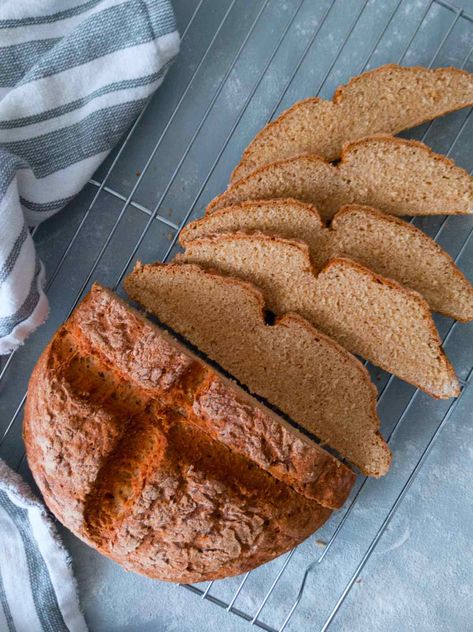 This delicious gluten-free and vegan chickpea bread is made with yeast and psyllium husk. It has the best texture you will find in GF bread! Chickpea Flour Bread Recipes, Chickpea Flour Bread, Chickpea Bread, Garbanzo Bean Flour, Flour Bread, Vegan Chickpea, Psyllium Husk, Bean Flour, Gluten Free Recipes Bread