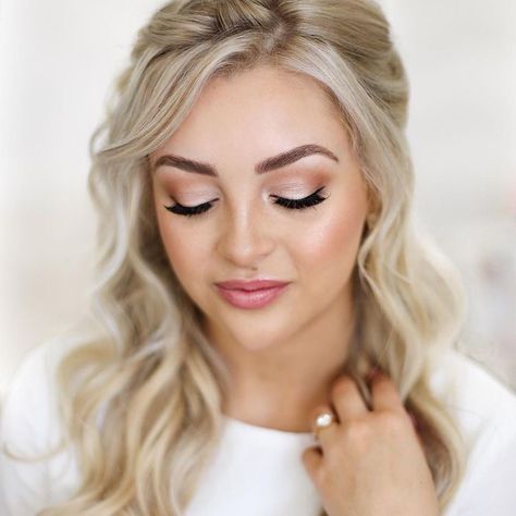 Bridal Eyeshadow, Bridal Makeup For Blondes, Naked Lunch, Wedding Makeup Blue, Romantic Wedding Makeup, Soft Wedding Makeup, Dramatic Wedding Makeup, Wedding Hairstyles And Makeup, Blush Eyeshadow