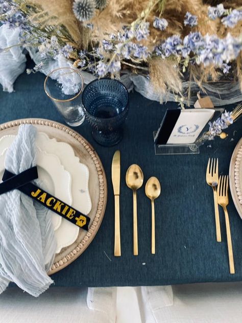 A Classic Boho Chic Chanukah Table Setting - Kosher.com Hannukah Tablescape, Hanukkah Table Setting, Book Nook Kids, Kosher Kitchen, Jewish Learning, Breakfast Appetizers, Wine Craft, Sukkot, Recipe Community