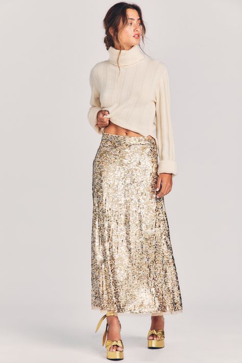 Sequin Midi Skirt Outfit, Gold Sequin Skirt Outfit, Sequins Skirt Outfit, Long Gold Skirt, Rose Gold Sequin Skirt, Sequin Skirt Outfit, Golden Outfit, Gold Sequin Skirt, Maxi Sequin Skirt