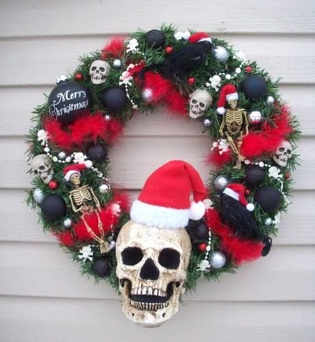 Goth Xmas, Punk Christmas, Happy Yule, Merry Creepmas, Horror Christmas, Spooky Diy, Black Things, Christmas Skull, Goth Christmas