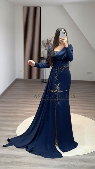 Velvet Outfit Ideas, Velvet Dress Ideas, Dress Green Outfit, Dress Pink Outfit, Velvet Dress Green, Outfit Ideas Green, Attractive Outfits, Trending Dress, Elegant Silk Dresses