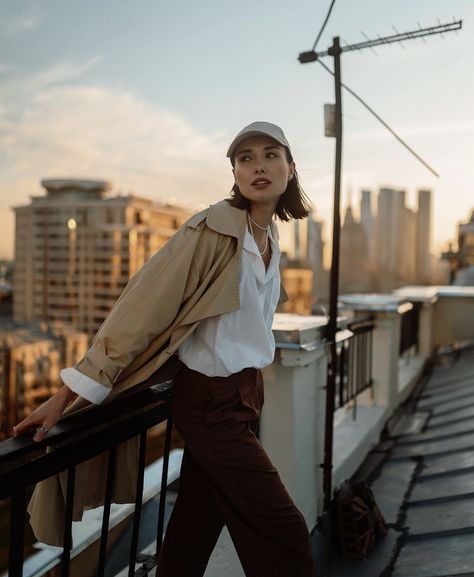 Roof Photoshoot Aesthetic, Skyline Portrait Photography, Rooftop Fashion Shoot, Roof Photoshoot, Rooftop Poses, Rooftop Photoshoot Ideas, Rooftop Portrait, Rooftop Shoot, Rooftop Photography