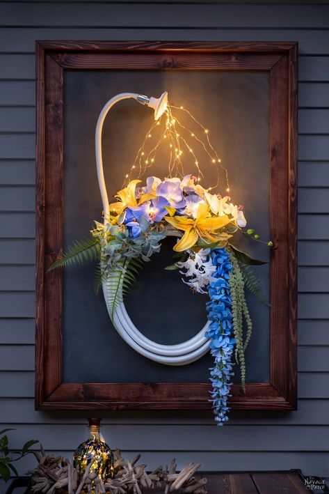 Hose Wreath, Garden Hose Wreath, Chalkboard Diy, Diy Frühling, Shed Decor, Magnetic Chalkboard, Door Wreaths Diy, Meteor Garden 2018, Diy Chalkboard