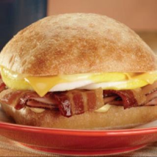 Best Breakfest Sanwhich 
Two eggs, Black Forest ham, American cheese, bacon and hollandaise on a ciabatta roll Ciabatta Bread Sandwich, Starbucks Breakfast Sandwich, Starbucks Breakfast, Ciabatta Roll, Marinated Vegetables, Ciabatta Bread, Brunch Time, Sausage And Egg, Weekend Breakfast