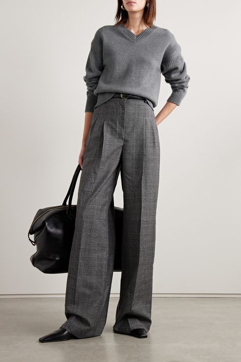 Staples don't have to be basic - Veronica de Piante's 'Poppy' sweater has chunky ribbed trims for subtle interest. It's knitted from sumptuous wool and cashmere-blend that has an exceptionally soft handle. The color will go with everything but looks especially chic with tonal items. Grey Wool Trousers Women Outfit, How To Wear Grey Pants, Japanese Office Fashion, Wool Trousers Outfit, Gray Casual Outfit, Gray Slacks Outfit Women, Grey On Grey Outfit, Grey Slacks Outfit Women, Grey Monochromatic Outfit