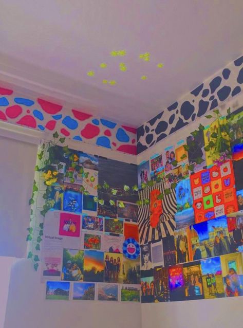 Indie Room Inspo, Indie Room Ideas, Indie Bedroom, Chill Room, Neon Room, Retro Room, Indie Room Decor, Indie Room, Cute Bedroom Decor