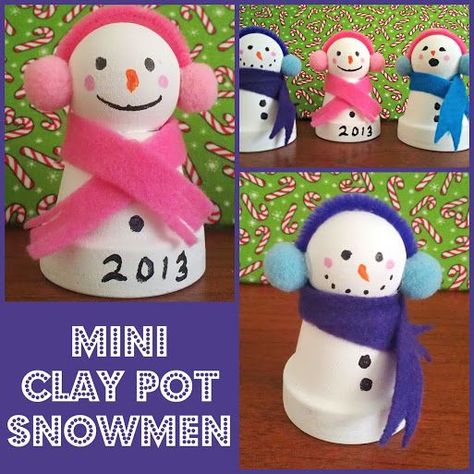 Snowmen Crafts: Mini Clay Pot Snowmen #CIJ13 These little guys and gals might look like they’d take awhile to make but they’re surprisingly fast to assemble (I found my inspiration for these on Pinterest).  They make great little decorations to tuck on a shelf or desk.  I can also see making up a few as placeholders at a Christmas dinner party, and if you’re an elementary school teacher your class could make them to decorate your room in the winter. Pot Snowman, Grub Hub, Diy Schneemann, Library Programming, Mini Clay, Pot Art, Terra Cotta Pot Crafts, Christmas Pots