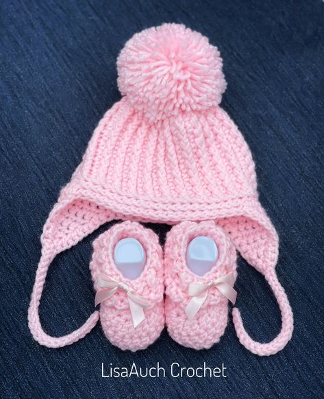 Crochet Baby Sets & Gift Ideas for Newborn Baby (FREE PATTERNS) Crochet Swaddle, Baby Cardigan Pattern Crochet, Crochet Newborn Hat, Baby Boy Crochet Blanket, Crochet Baby Gifts, Crochet Baby Booties Pattern, Crochet Baby Hat, Crochet Baby Hat Patterns, Crochet Baby Shoes Pattern