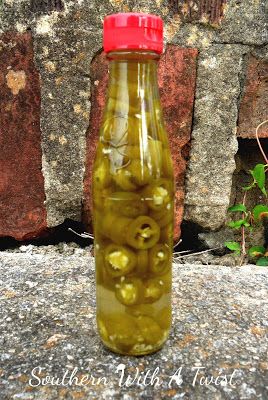 Southern With A Twist: Hot Pepper Sauce for Collard Greens Vinegar Pepper Sauce, Hot Pepper Vinegar How To Make, Hot Pickled Peppers, Pepper Vinegar Recipes, Pepper Sauce Recipe Vinegar, Preserving Produce, Vinegar Peppers, Homegrown Recipes, Hot Vinegar