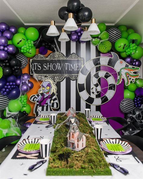 #Repost 📷 by @cassandracakeco: Beetlejuice, Beetlejuice, Beetlejuice 💚🖤🤍 An amazing set up from littlerosepartycompany shot by fridayevephoto The perfect party accessories from shopprettyday Awesome printing from liquid_grafix . . . . #beetlejuice #beetlejuicebeetlejuicebeetlejuice #beetlejuiceparty #birthdayparty #diy #customcake #vancouverbakery #cassandracakeco Beetlejuice Party Ideas, Beetlejuice Birthday Party, Beetle Juice Party, Beetlejuice Decor, Beetlejuice Birthday, Tim Burton Party, Creepy Decorations, Beetlejuice Party, Party Halloween Decorations