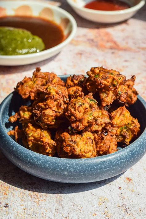 Onion Pakoda/Pakora | Kanda Bhaji Onion Pakoda Recipe, Kanda Bhaji, Indian Food Culture, Onion Pakoda, Onion Fritters, Pakoda Recipe, Onion Bhaji, Potato Fritters, Best Gluten Free Recipes