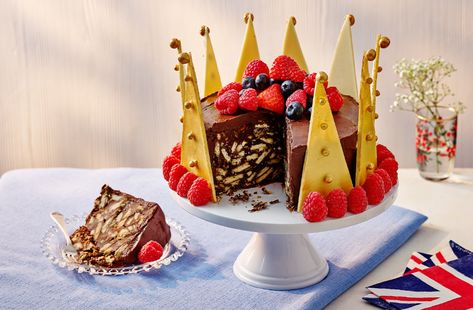 Coronation Cake Ideas, Crown Cake Ideas, Coronation Cake, Coronation Ideas, Broken Biscuits, Rich Tea Biscuits, Birthday Cake Recipes, Kings Coronation, Peach Party