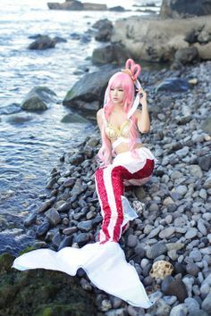 cosplay #cosplay Shirahoshi Cosplay, Shirahoshi One Piece, Princess Shirahoshi, Cosplay Cosplay, Cosplay Photos, Free Website, Pool Float, Around The World, Mermaid