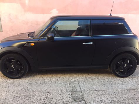 Mini Cooper total black matte Mini Cooper Convertible, Mini Copper, Total Black, Black Matte, Mini Cooper, Car Door, Cars And Motorcycles, Convertible, Motorcycles