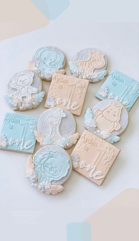 Fondant Cookies, Cookie Favors, Cookie Stamps, Cookie Ideas, Cookie Art, Cookie Designs, Cookie Cake, 1st Bday, First Birthdays