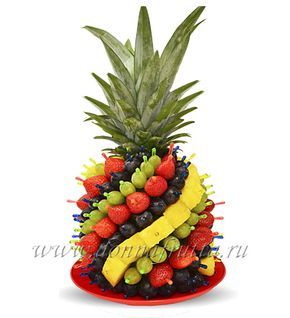 Ffggyu Festive Fruit Platter, Fruit Tray Ideas, Edible Fruit Arrangements, Fruit Buffet, Fruit Creations, Fruit Platter Designs, Fest Mad, Fruit Skewers, Decorações Com Comidas