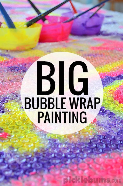 Upcycled Art Projects, Bubble Wrap Painting, Bubble Wrap Crafts, Bubble Wrap Art, Simple Art Activity, Cute Art Projects, Creative Art Activities, Caterpillar Craft, Spring Art Projects