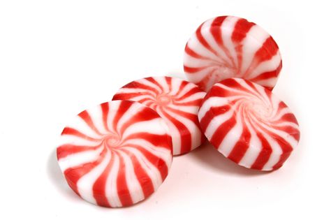 Peppermint-candies Peppermint Dessert, Edible Centerpieces, Peppermint Candles, Candy Wreath, Candle Fragrance Oil, Holiday Candy, White Candy, Scented Oils, Peppermint Candy