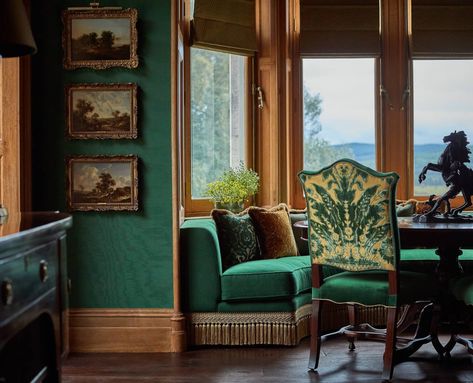 Scottish Hunting Lodge | Nicholas Haslam Scottish Hunting Lodge, Hunting Lodge Interiors, Lodge Interiors, Scottish Interiors, Scottish Decor, Scottish Homes, Hunting Lodge, Green Rooms, Lounge Room