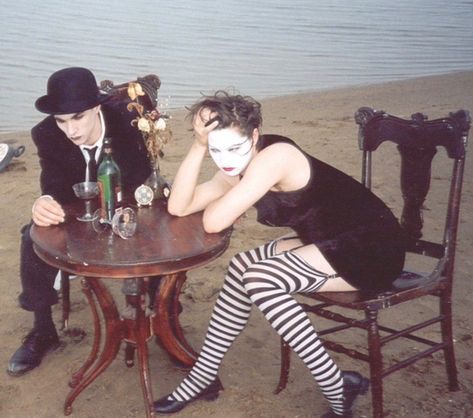 Dresden Dolls, Arte Peculiar, Arte Inspo, Poses References, Jolie Photo, Art Poses, Pose Reference Photo, Halloween Kostüm, Laura Lee