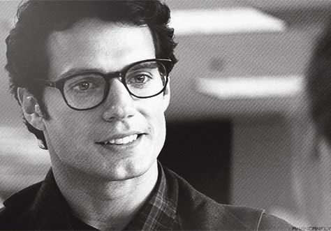 Henry Cavill in glasses Henry Cavill Superman, Henry Superman, Spirit Fanfic, Superman Henry Cavill, Love Henry, All The Bright Places, Superman Man Of Steel, Lois Lane, Batman Vs Superman